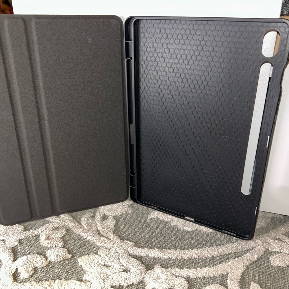 New Soke Samsung black folding case  for S9 11 in tablet